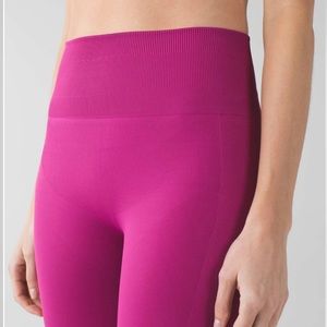 Lululemon Zone In Crop (21")
Raspberry